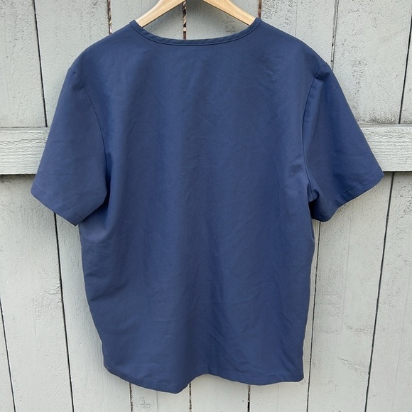 Figs Technical Collection Scrub Top Grey Sz Large - Picture 4 of 4